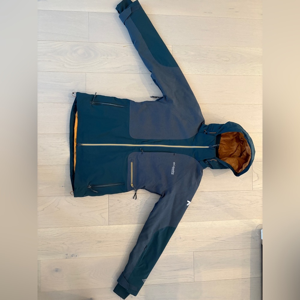 Women’s Columbia titanium size medium coat